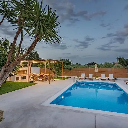 Villa Status Vougiaton